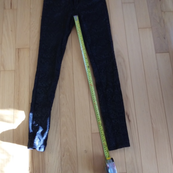 Almost Famous Black faux snake skin print jeans - Picture 6 of 7